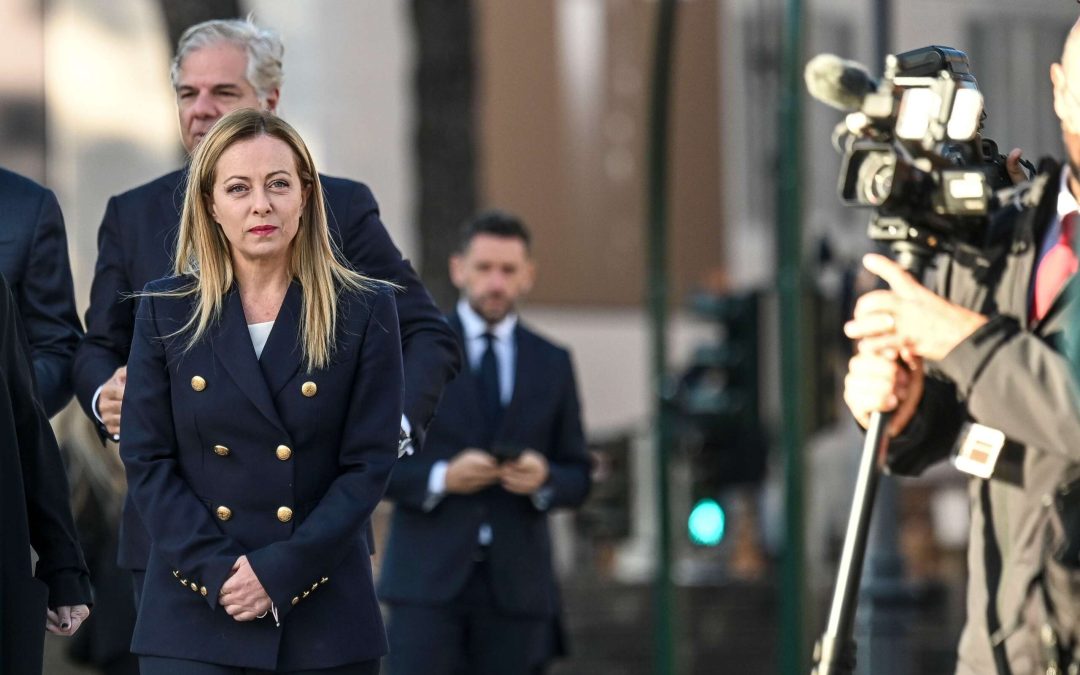 Il dito e la luna. Osservazioni preliminari sul premierato